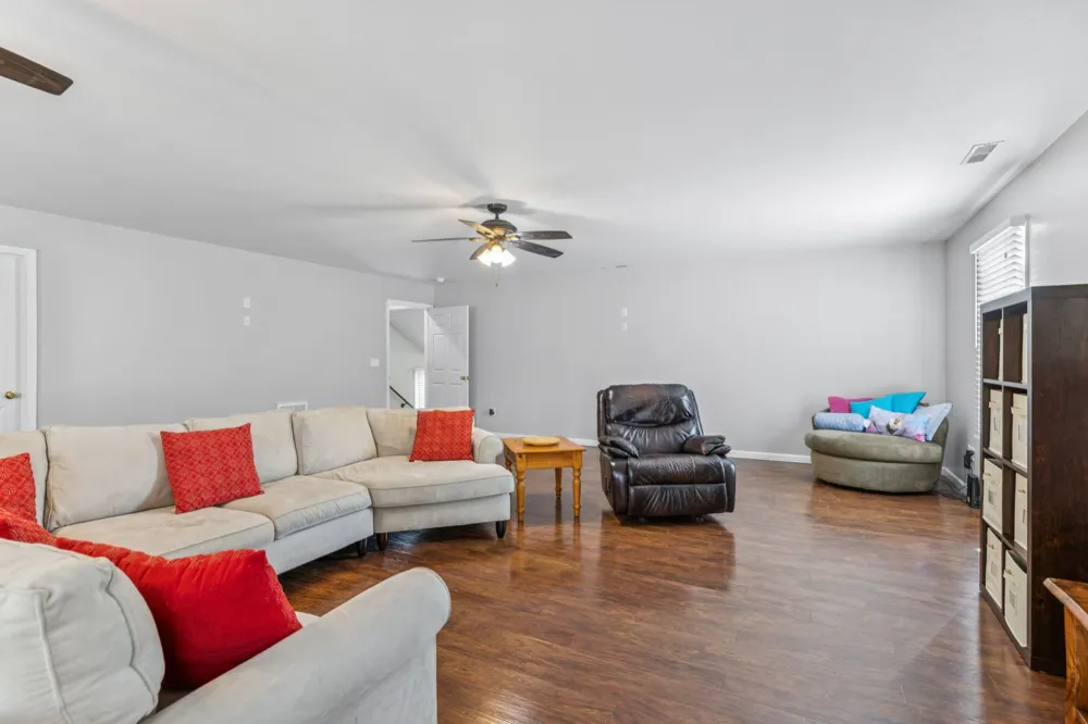 824 Driftwood Dr Lobelville, TN 37097