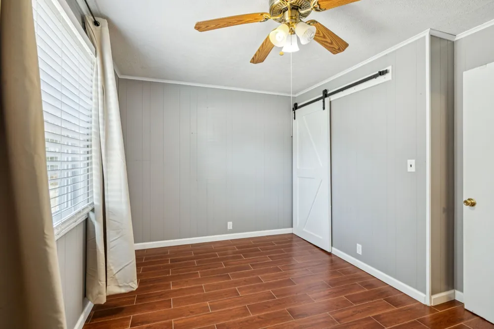 824 Driftwood Dr Lobelville, TN 37097