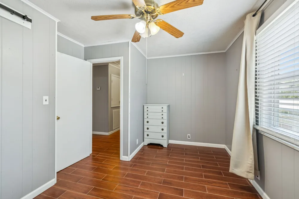 824 Driftwood Dr Lobelville, TN 37097