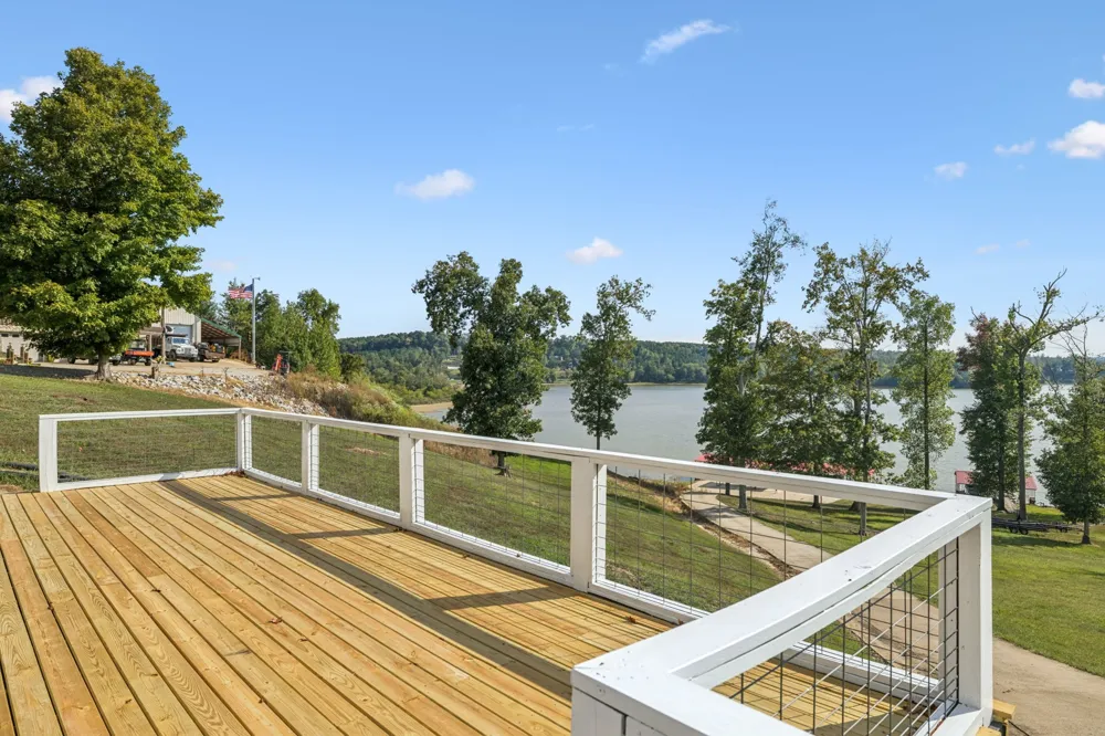 824 Driftwood Dr Lobelville, TN 37097