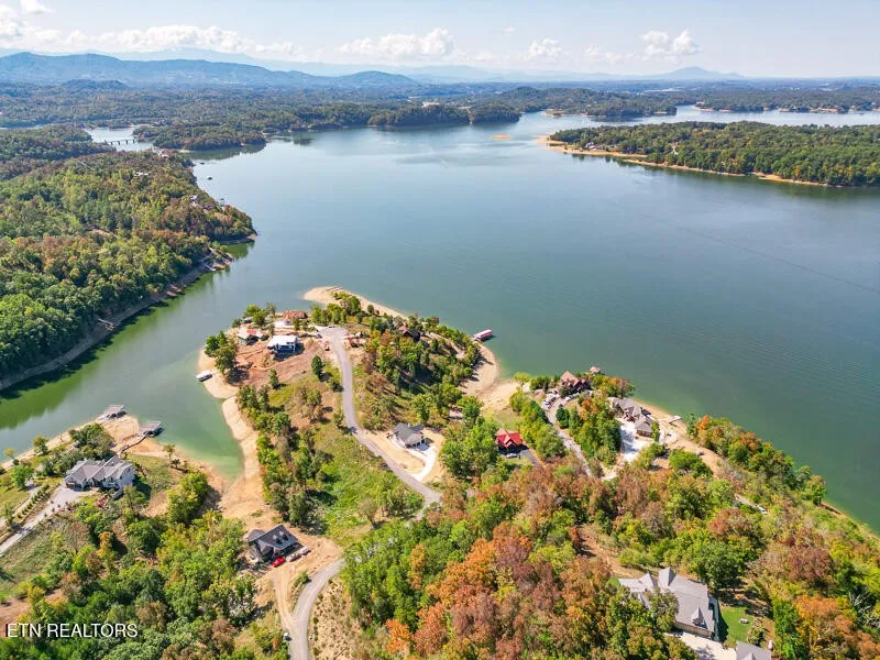 75 Stone Bridge Drive Dandridge, TN 37725