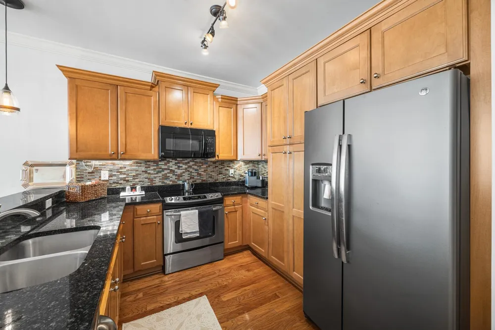 3520 CENTRAL AVE #209 Memphis, TN 38111