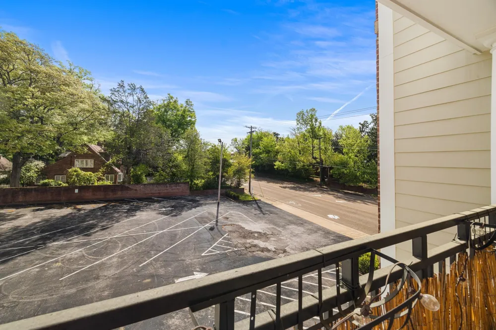 3520 CENTRAL AVE #209 Memphis, TN 38111