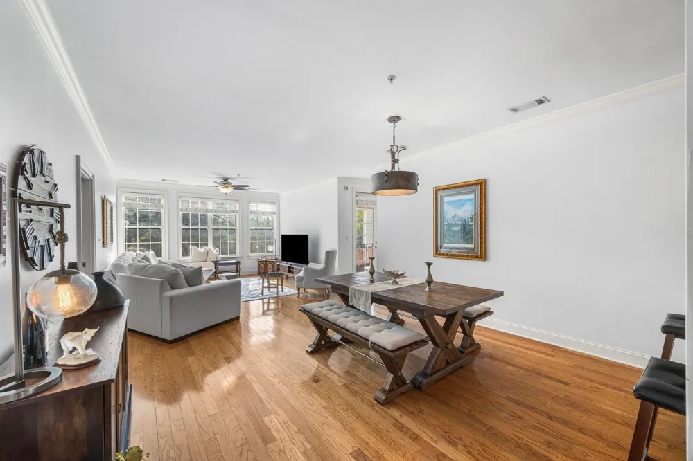 3520 CENTRAL AVE #209 Memphis, TN 38111