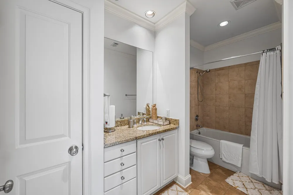 3520 CENTRAL AVE #209 Memphis, TN 38111