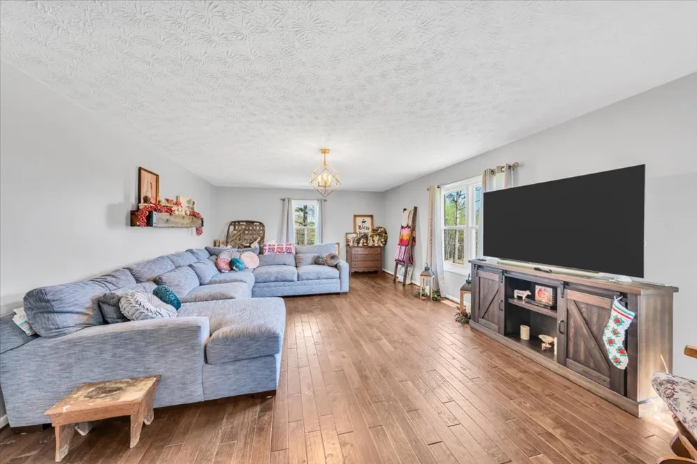321 Goodridge Rd Woodbury, TN 37190