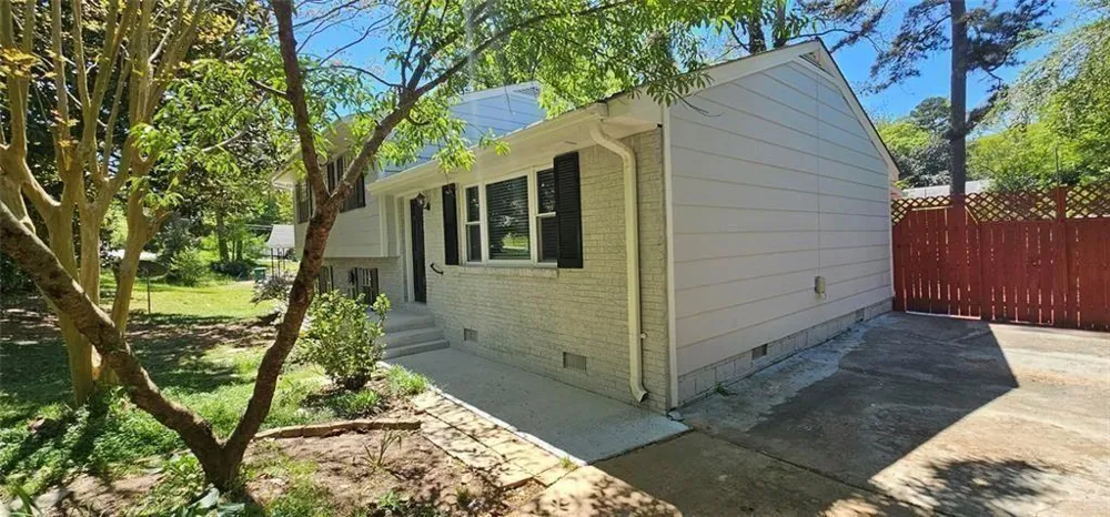 1096 Deleon Court Clarkston, GA 30021
