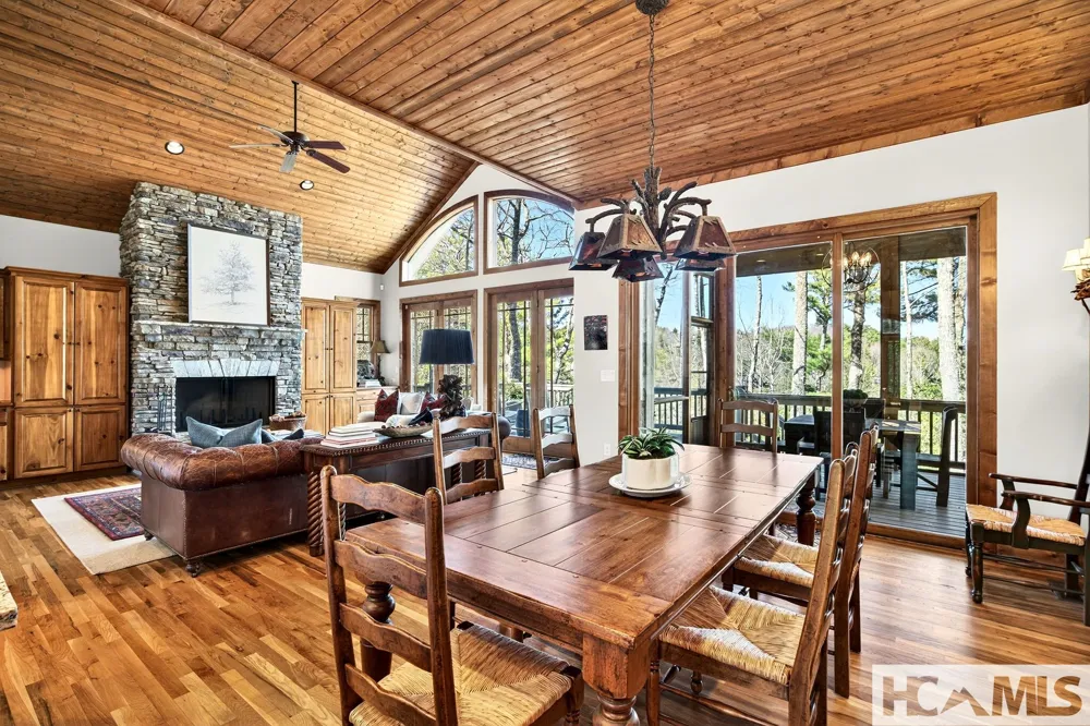 161 Chestnut Trace Lake Toxaway, NC 28747