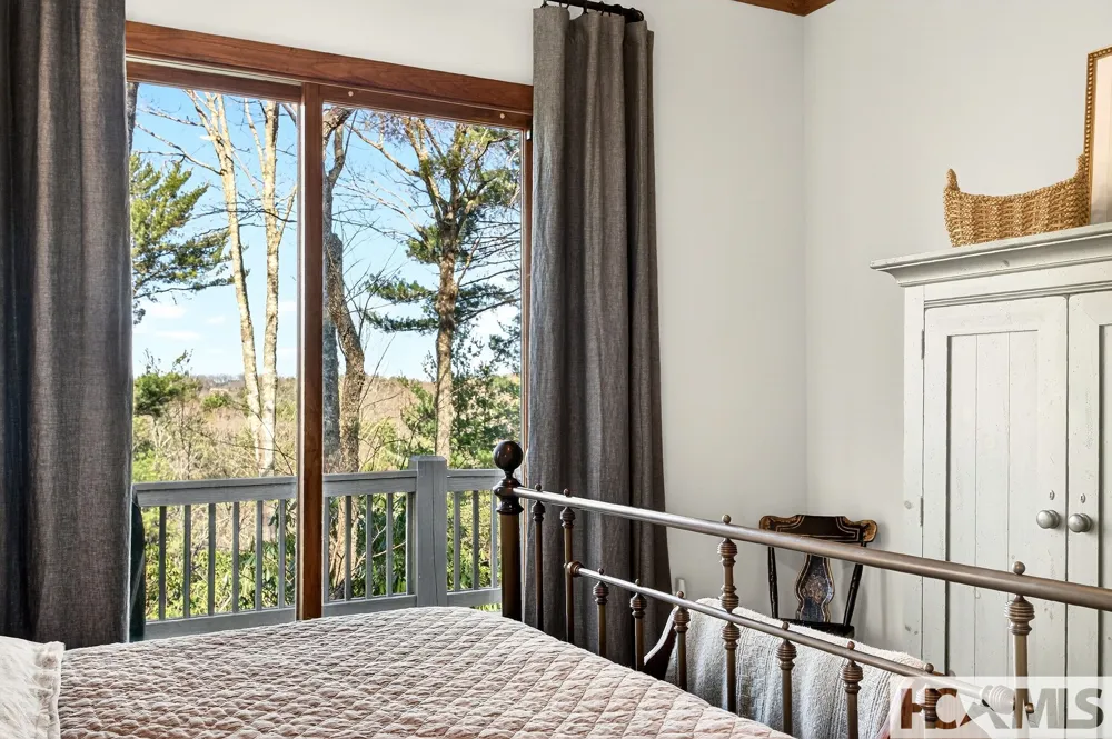 161 Chestnut Trace Lake Toxaway, NC 28747
