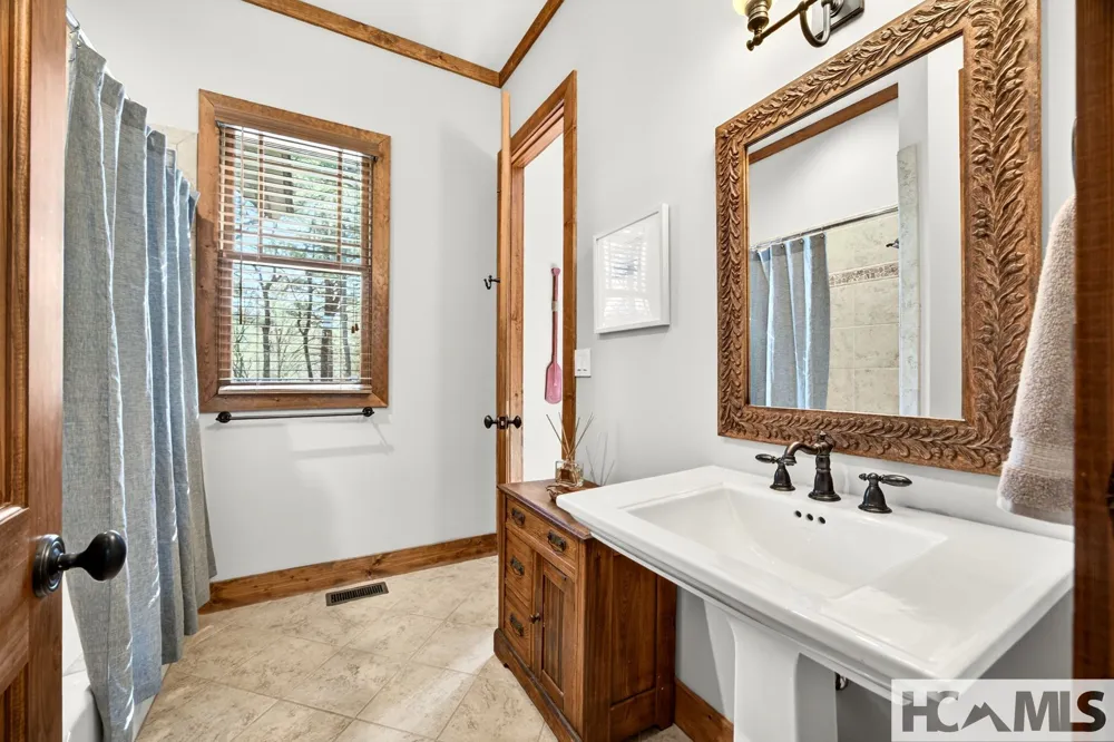 161 Chestnut Trace Lake Toxaway, NC 28747