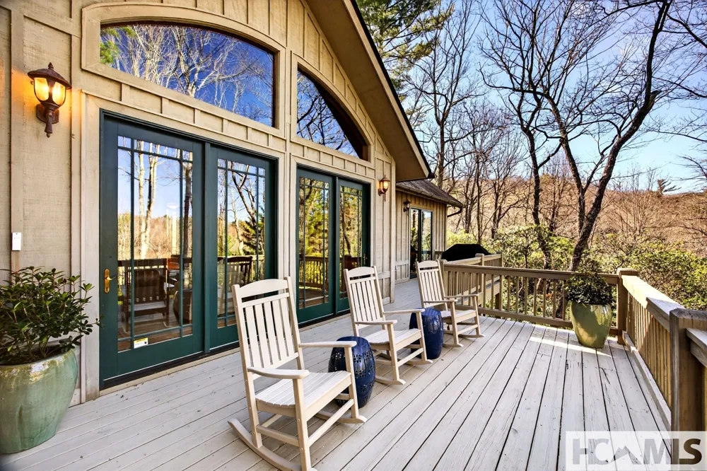 161 Chestnut Trace Lake Toxaway, NC 28747
