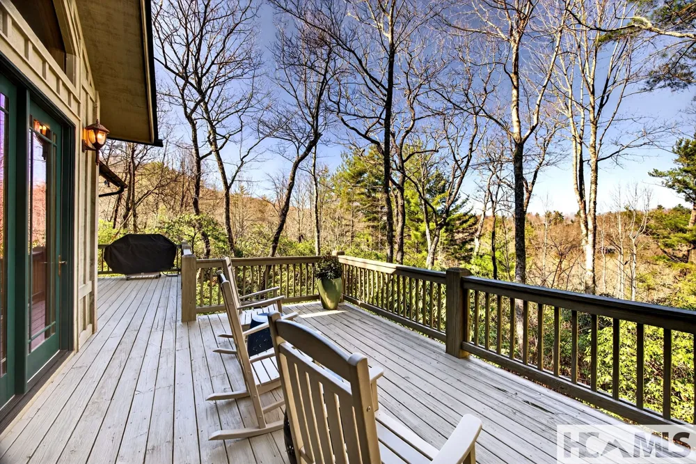 161 Chestnut Trace Lake Toxaway, NC 28747