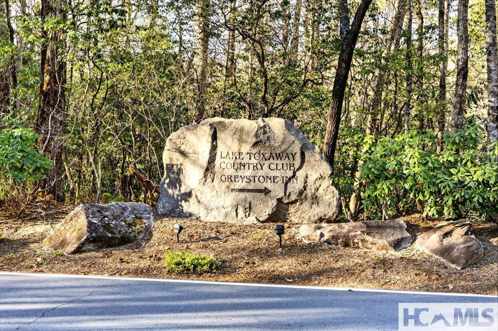 161 Chestnut Trace Lake Toxaway, NC 28747