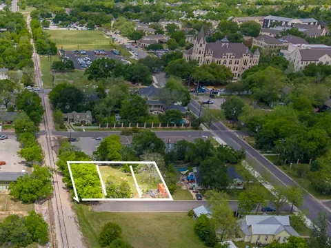 901 E. 14th LOT 3 Street