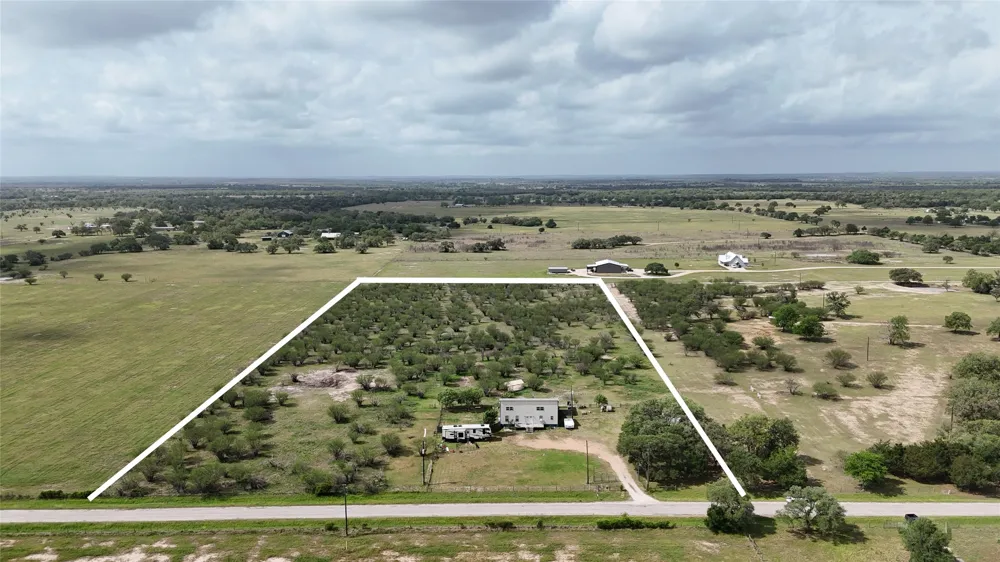 3210 County Road 226 Giddings, TX 78942