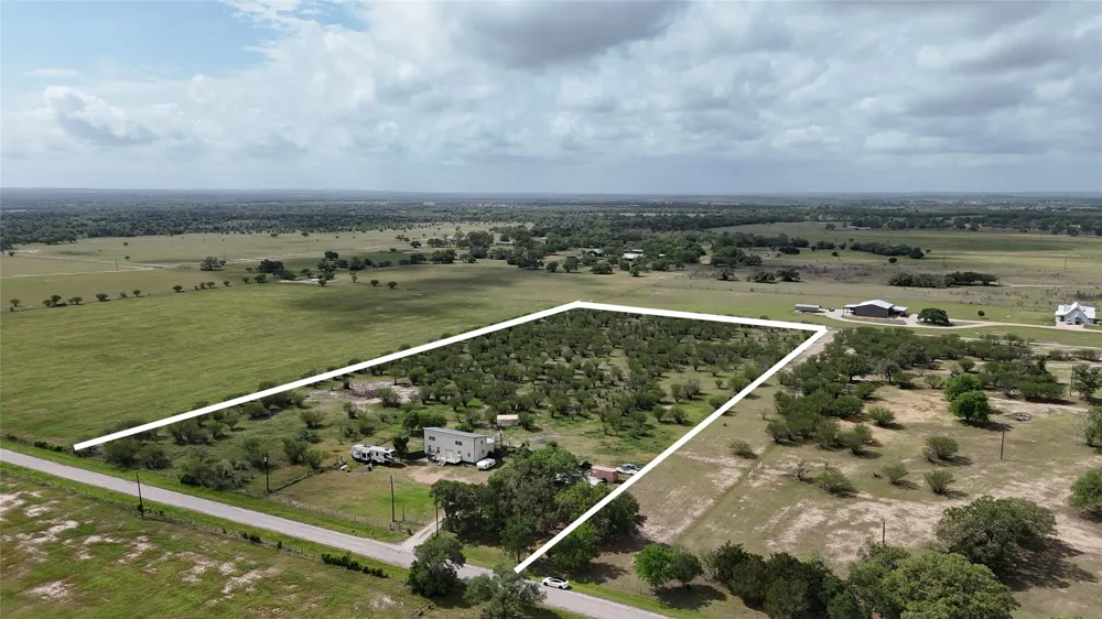 3210 County Road 226 Giddings, TX 78942