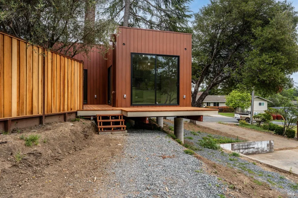 1091 Maple Avenue Ukiah, CA 95482