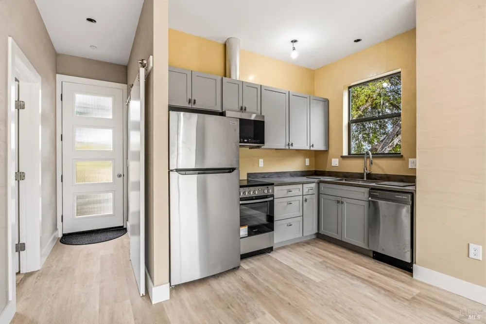 1091 Maple Avenue Ukiah, CA 95482