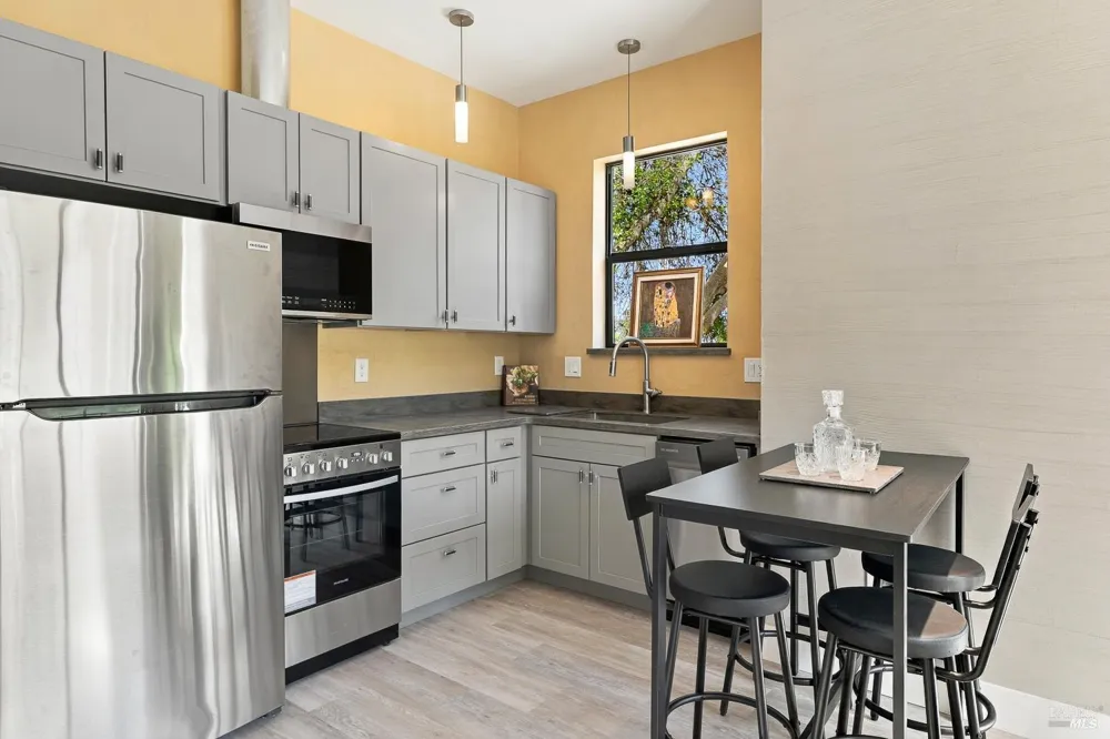 1091 Maple Avenue Ukiah, CA 95482