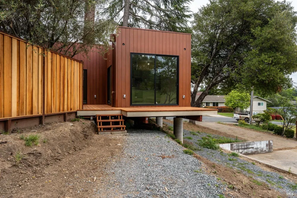 1091 Maple Avenue Ukiah, CA 95482