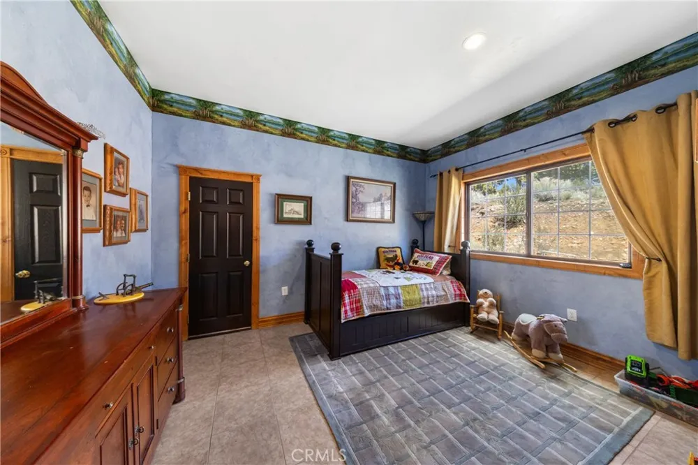 4295 Noodle Angelus Oaks, CA 92305