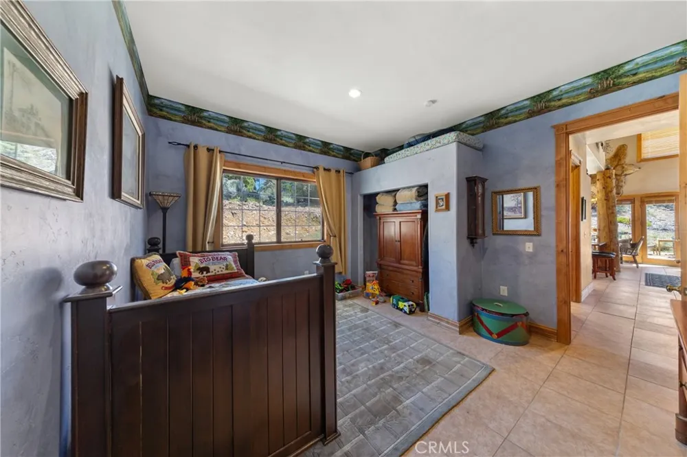 4295 Noodle Angelus Oaks, CA 92305