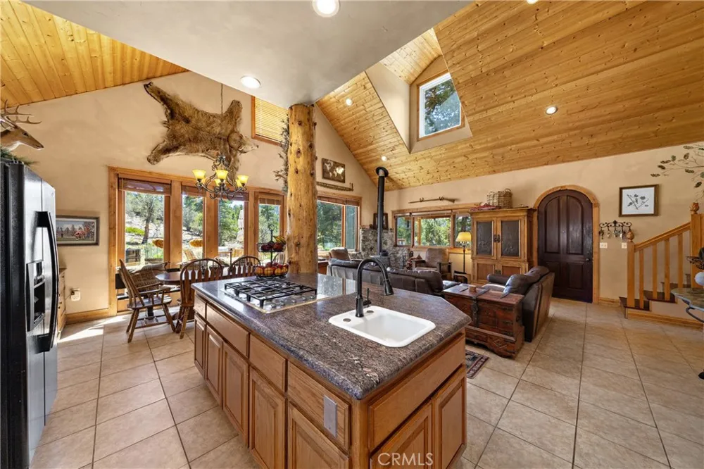 4295 Noodle Angelus Oaks, CA 92305