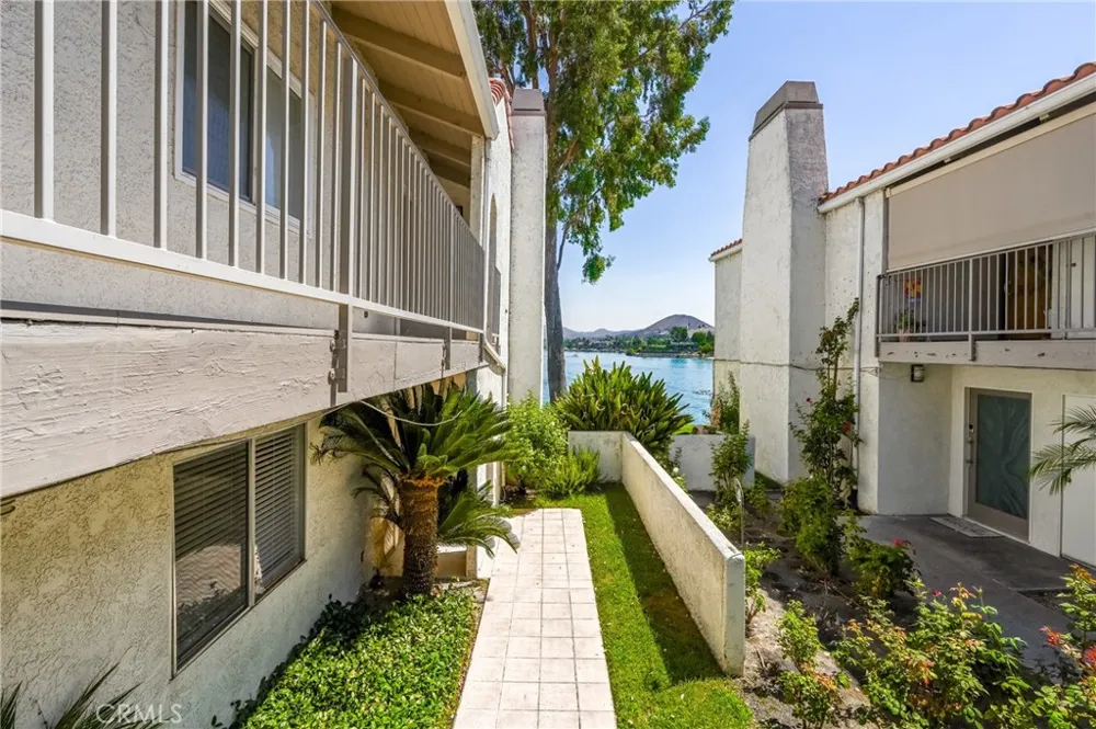 22054 Treasure Island Canyon Lake, CA 92587