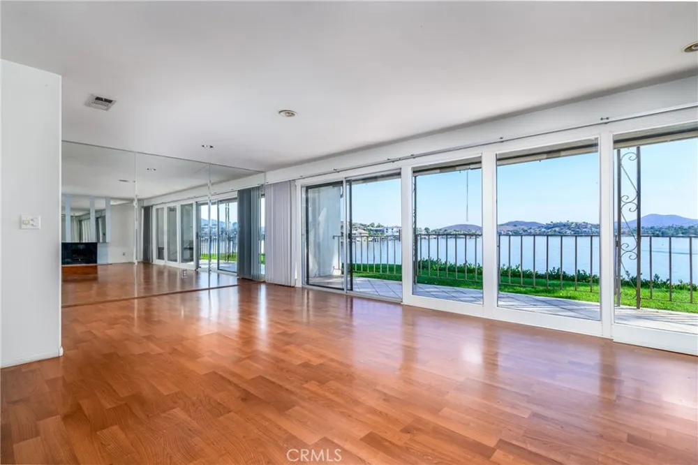 22054 Treasure Island Canyon Lake, CA 92587