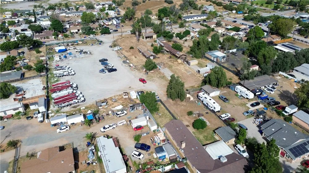 4118 Vernon Jurupa Valley, CA 92509