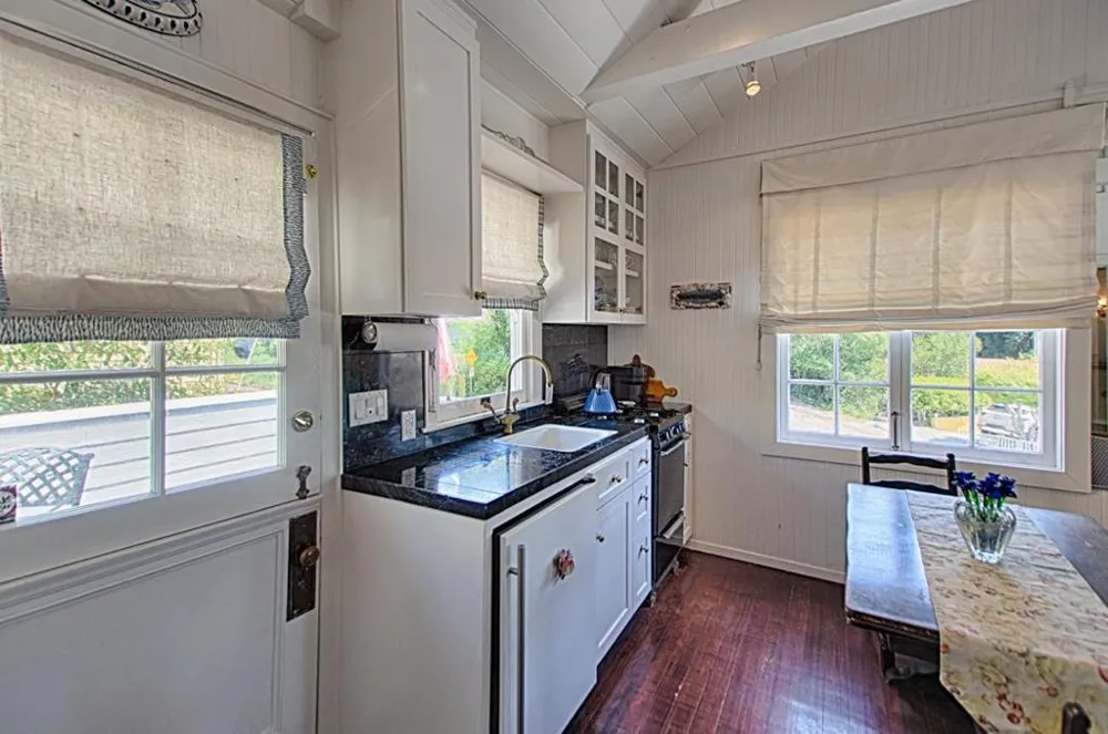 429 Capitola Avenue Capitola, CA 95010