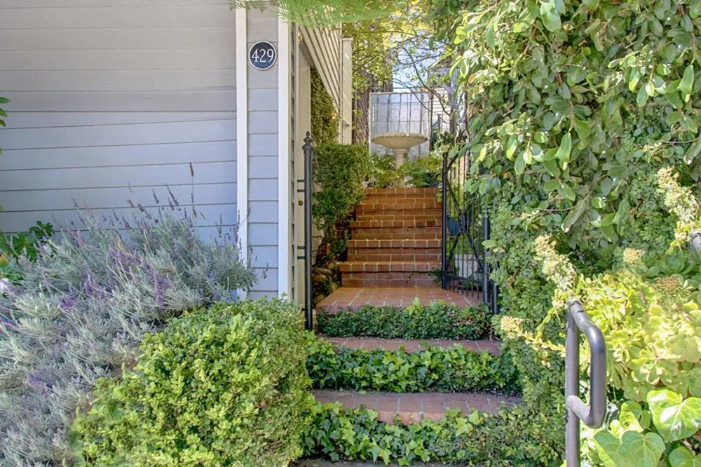 429 Capitola Avenue Capitola, CA 95010