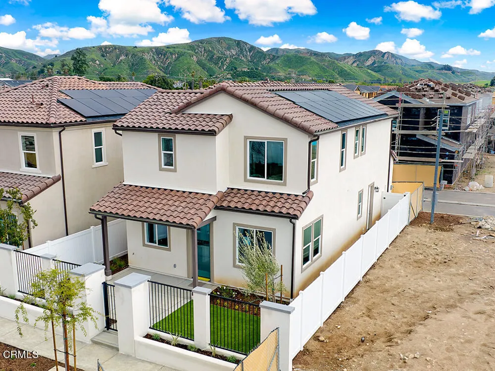3838 Silvergrass Lane Piru, CA 93040