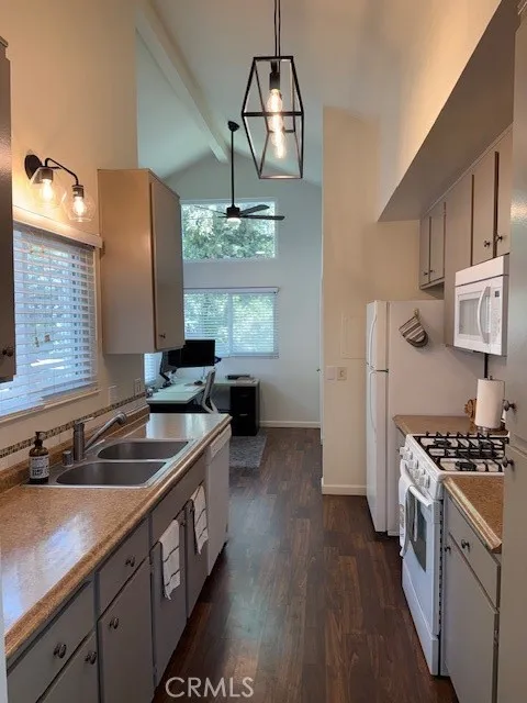 700 E Lake Drive #52 Orange, CA 92866