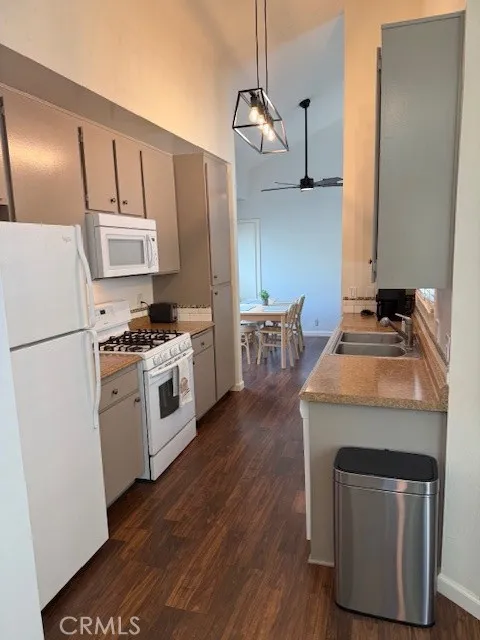 700 E Lake Drive #52 Orange, CA 92866