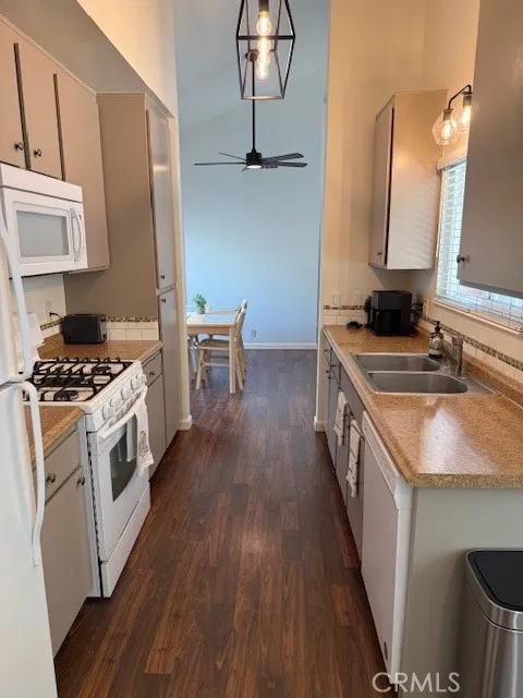 700 E Lake Drive #52 Orange, CA 92866