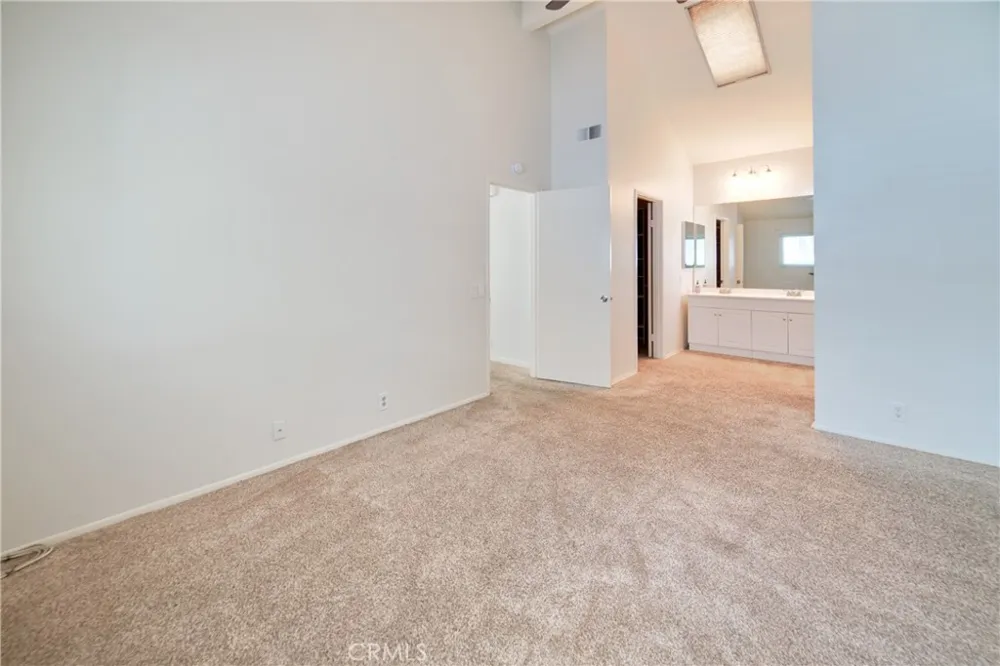 700 E Lake Drive #52 Orange, CA 92866