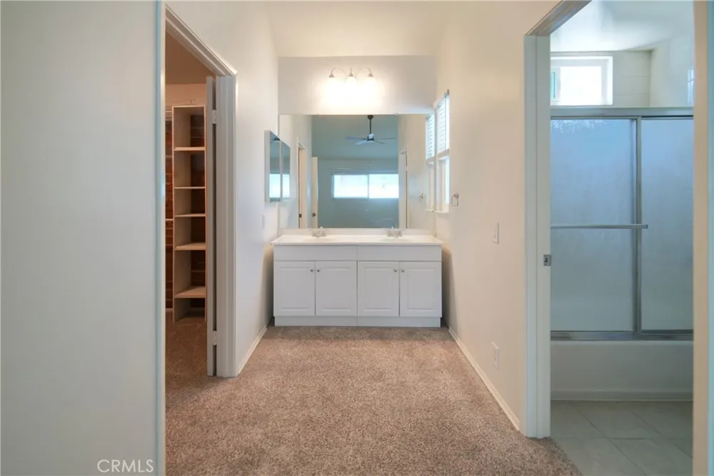 700 E Lake Drive #52 Orange, CA 92866