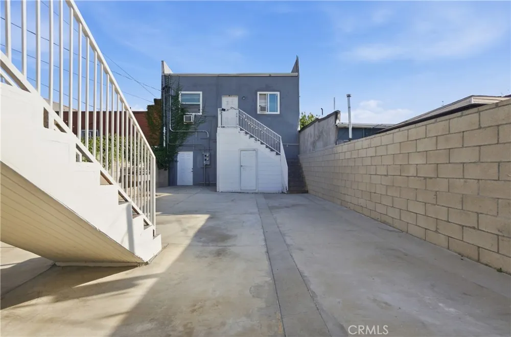 8317 Whittier Pico Rivera, CA 90660