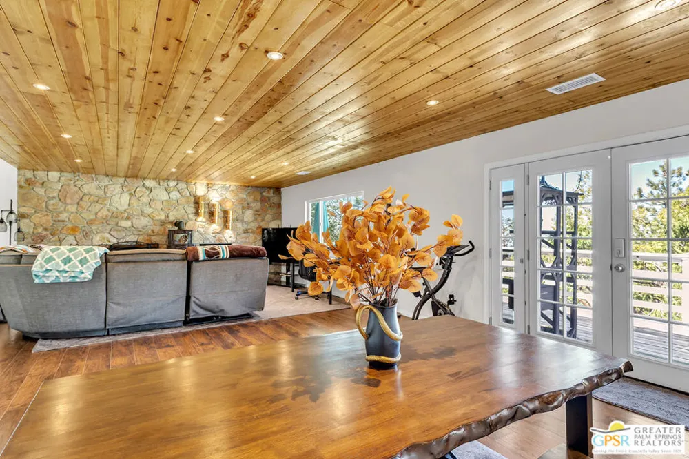 23971 Skyview Drive Idyllwild, CA 92549
