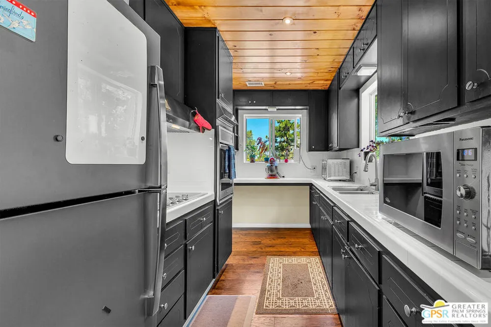 23971 Skyview Drive Idyllwild, CA 92549