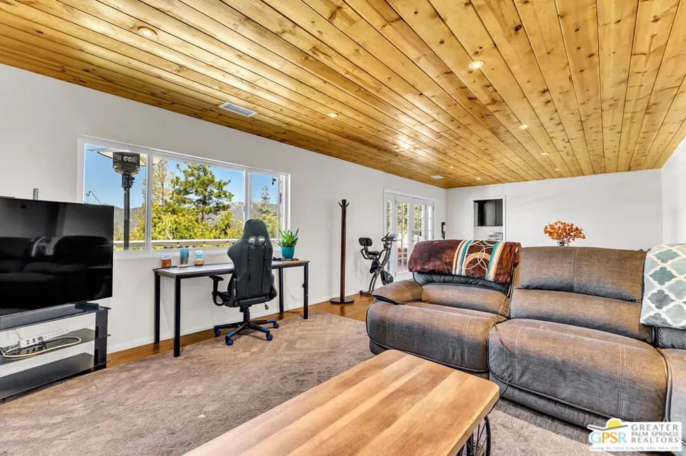 23971 Skyview Drive Idyllwild, CA 92549