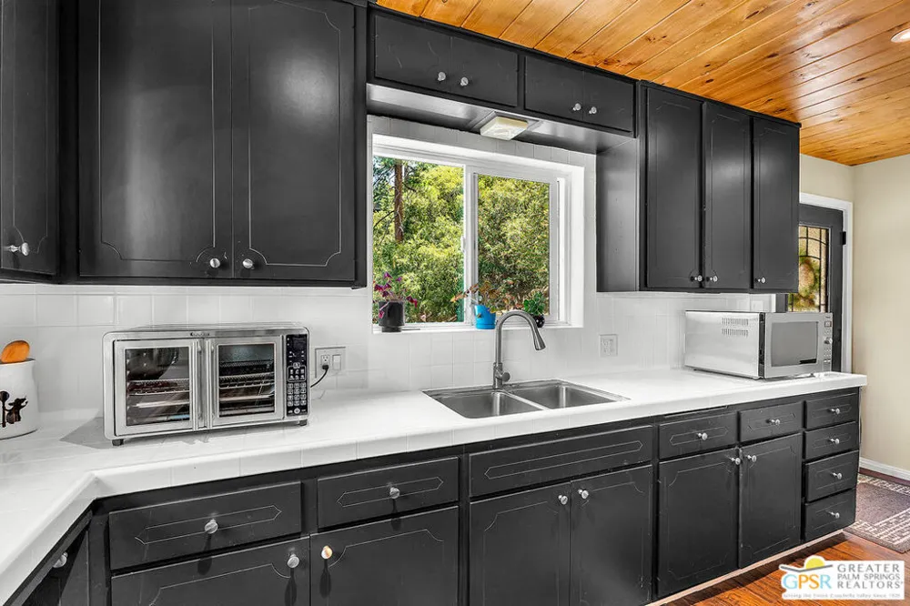 23971 Skyview Drive Idyllwild, CA 92549