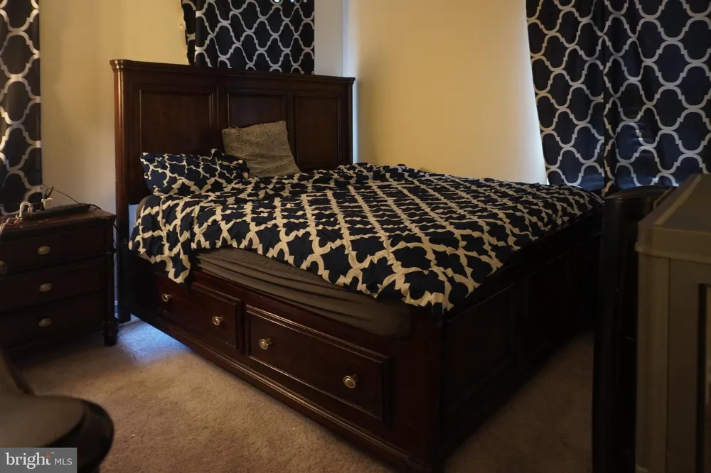 9914 MAPLE LEAF DRIVE Gaithersburg, MD 20886