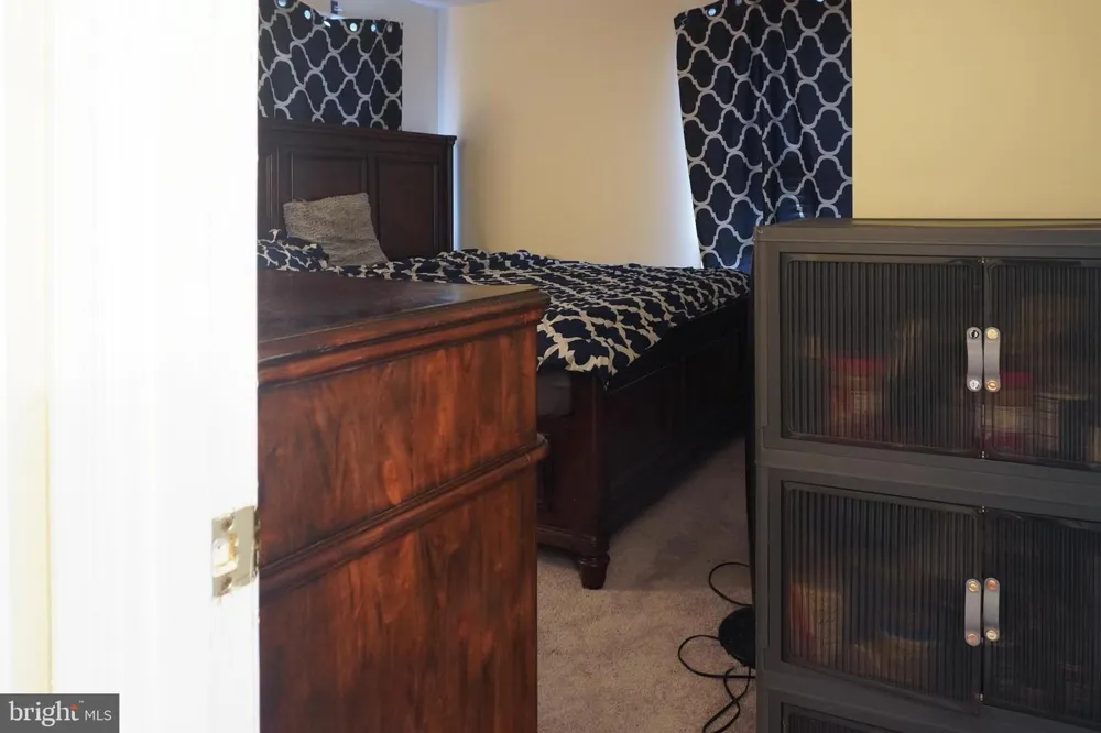 9914 MAPLE LEAF DRIVE Gaithersburg, MD 20886