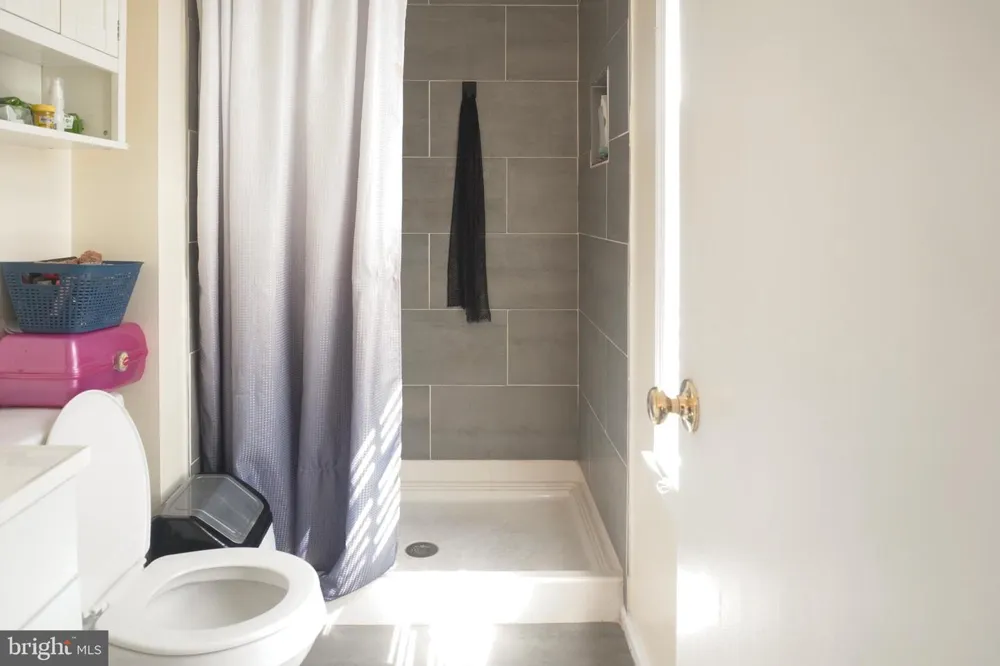 9914 MAPLE LEAF DRIVE Gaithersburg, MD 20886