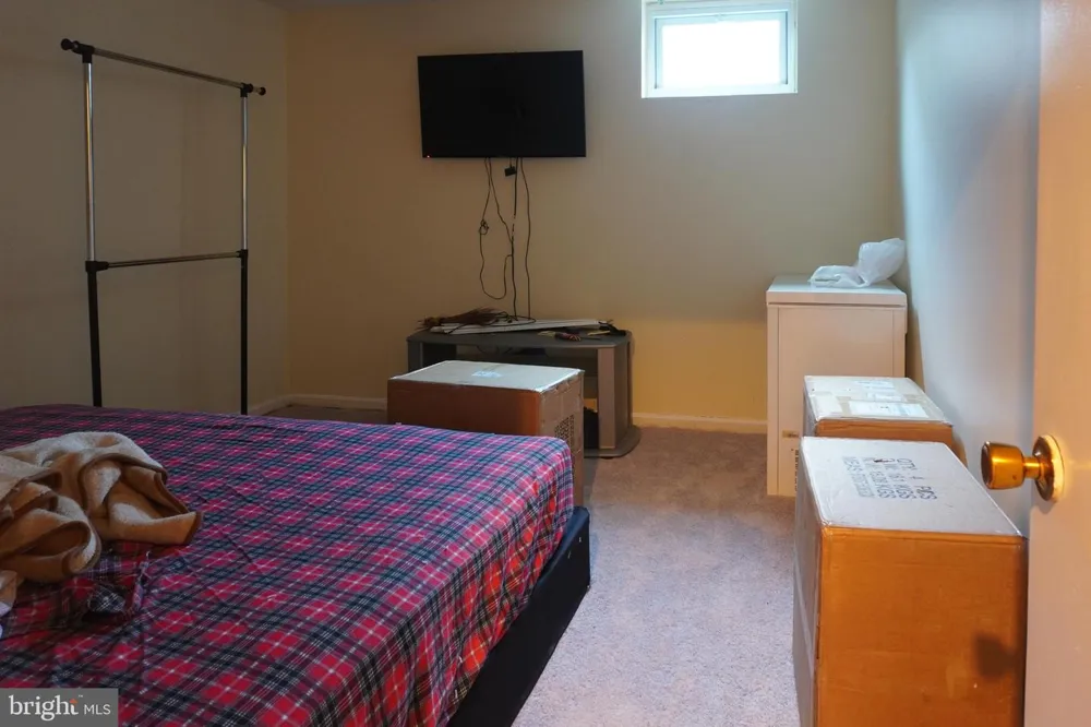 9914 MAPLE LEAF DRIVE Gaithersburg, MD 20886