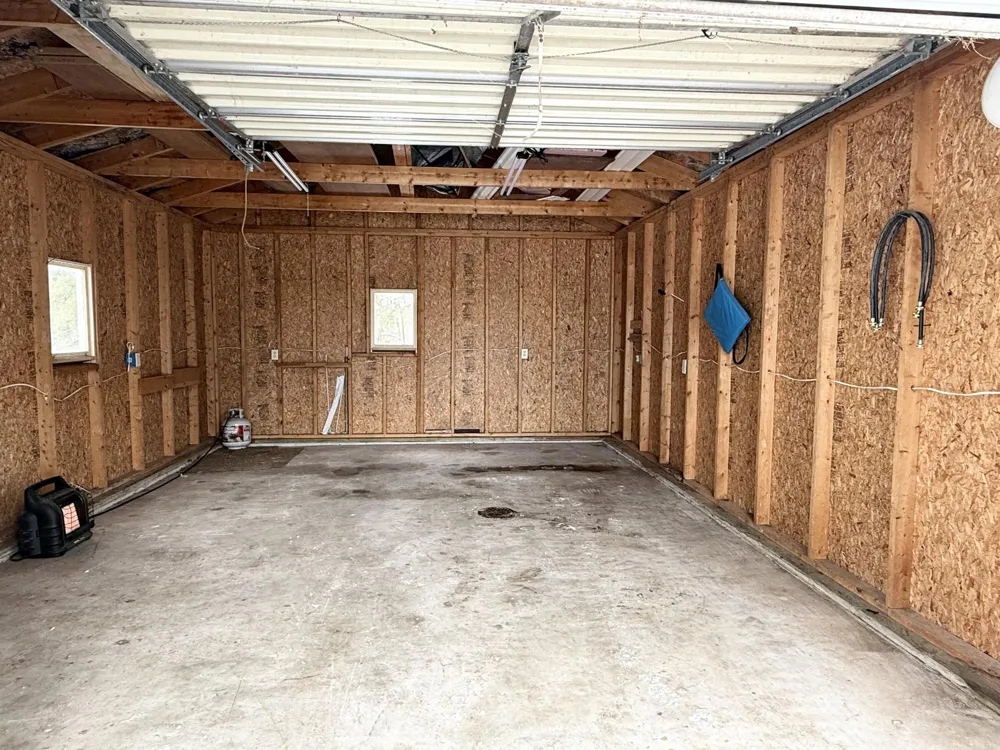 10780 Round Lake Drive Mecosta, MI 49332