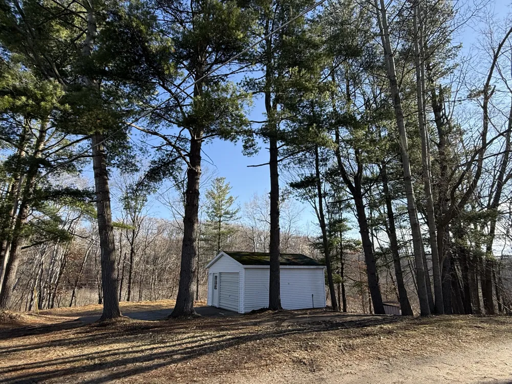 10780 Round Lake Drive Mecosta, MI 49332