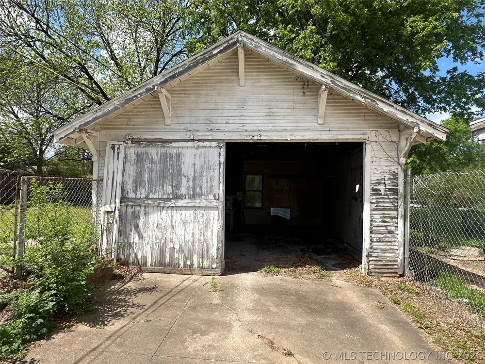 814 S Severs Street Okmulgee, OK 74447